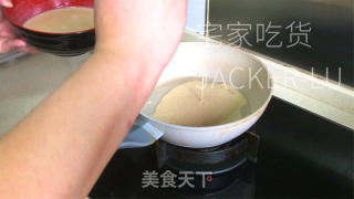 全麦鸡蛋饼，搅和搅和就是美味，松软又饱腹。的做法步骤：3