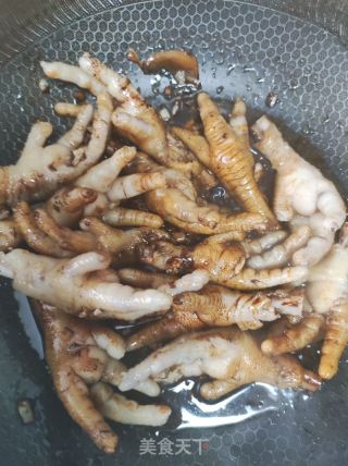 红烧鸡爪的做法步骤：5