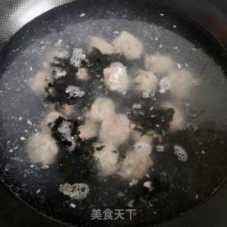 裙带菜肉丸汤的做法步骤：9