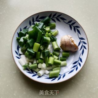 裙带菜肉丸汤的做法步骤：2