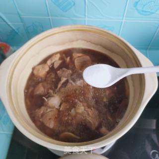 大骨头焖辣椒的做法步骤：8