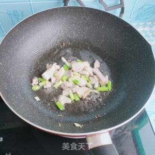 蒜薹烧豆腐的做法步骤：3