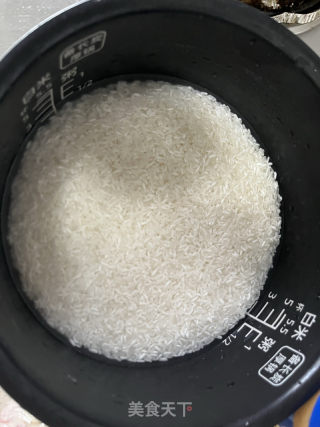 土豆????家～【五彩香肠杂蔬土豆焖饭】的做法步骤：1