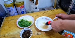 酸汤馄饨的做法步骤：2