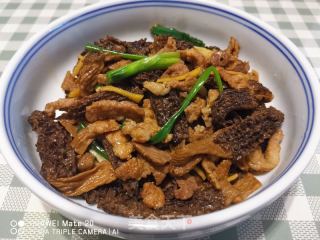 羊肚菌炒肉丝的做法步骤：7
