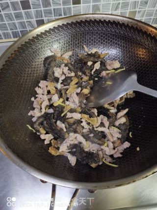 羊肚菌炒肉丝的做法步骤：3