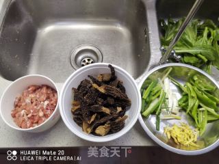 羊肚菌炒肉丝的做法步骤：1