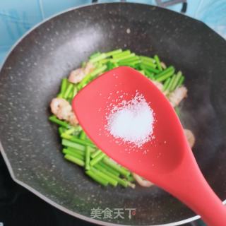蒜薹炒虾仁的做法步骤：6