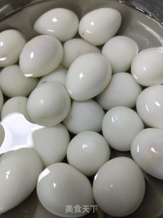 香卤鹌鹑蛋的做法步骤：1