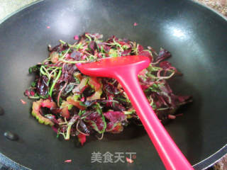 苦瓜炒红苋菜的做法步骤：5