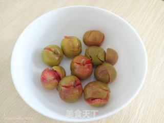 椒盐三华李的做法步骤：2
