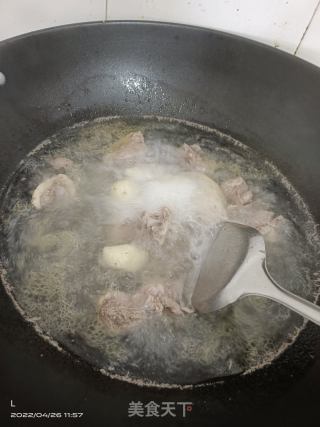 老鸭汤的做法步骤：2
