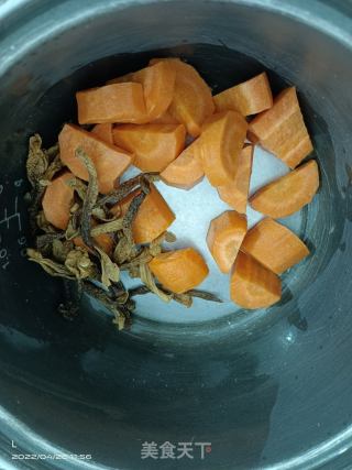 老鸭汤的做法步骤：1