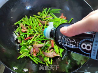 蒜条炒腊肉的做法步骤：11