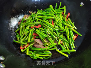 蒜条炒腊肉的做法步骤：10