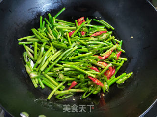 蒜条炒腊肉的做法步骤：7
