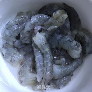 鲜虾青菜粥的做法步骤：1