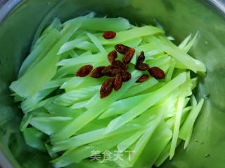 炝拌莴笋丝的做法步骤：5