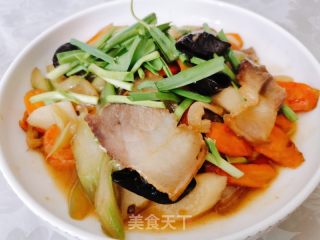 青菜杆炒腊肉的做法