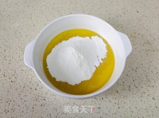 6寸绿茶粉古早蛋糕的做法步骤：2