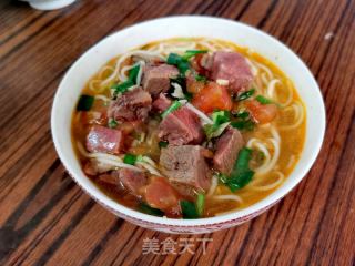 西红柿牛腩面的做法步骤：10
