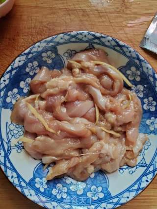 榨菜蒸鸡胸肉的做法步骤：3