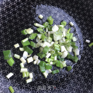 蒜蓉辣酱炒菜花的做法步骤：3