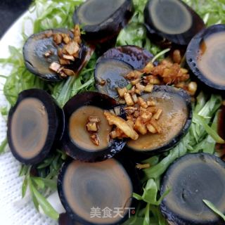 苦菊拌皮蛋的做法