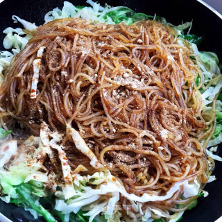 包菜青椒炒粉条的做法步骤：6