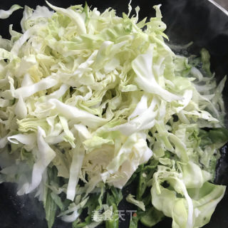 包菜青椒炒粉条的做法步骤：5