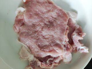 红烧大排的做法步骤：1
