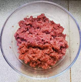 孜然牛肉包子（炒肉馅儿）的做法步骤：2