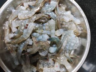 炸虾的做法步骤：3