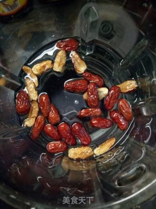 红枣银耳黑米糊的做法步骤：2