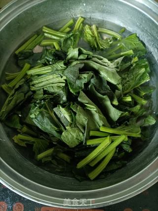 不用揉面的菠菜盒子的做法步骤：1