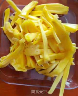 菠萝蜜丝炒肉丝的做法步骤：1