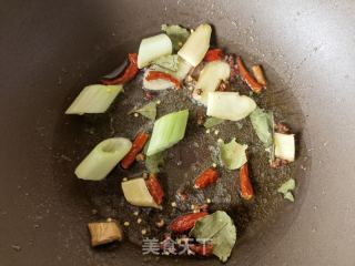 糯玉米土豆炖鸡腿的做法步骤：6