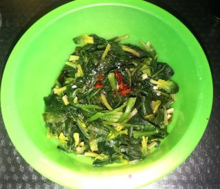 拌菠菜的做法