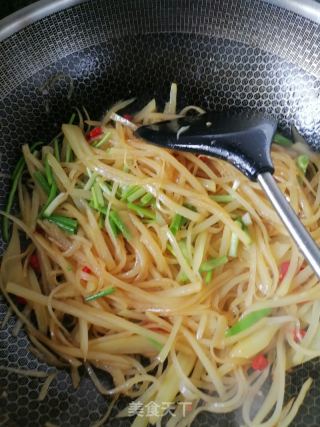 酸辣土豆丝的做法步骤：4