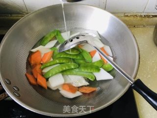 山药炒荷兰豆的做法步骤：2