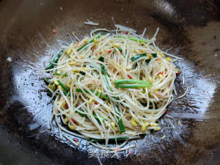 爽口炒豆芽的做法步骤：5