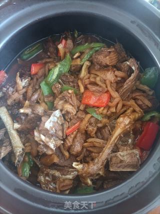 萝卜干鸭肉煲的做法