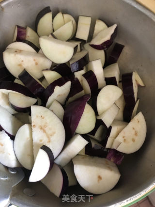 肉末茄子的做法步骤：1