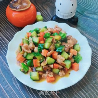 蔬菜炒鸡丁的做法
