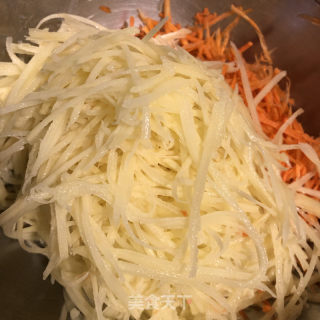 奶酪双丝蛋饼的做法步骤：2