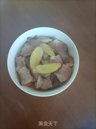 红薯蒸腊肉的做法