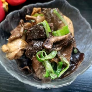 松蘑海参炖王鸽的做法
