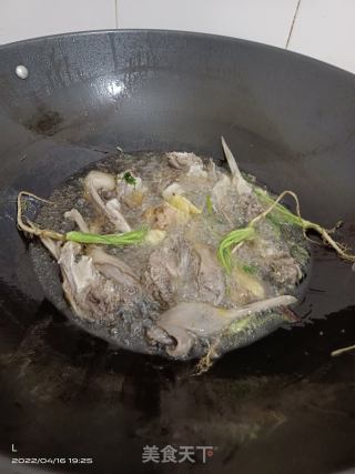 香酥鸭下巴的做法步骤：4