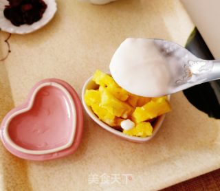 酸奶淋凤梨的做法步骤：5
