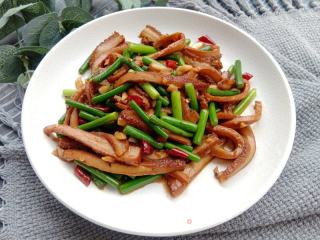蒜苔炒牛肚的做法